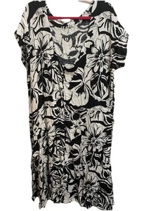 Black & White Floral Dress 3xl 46” Waist 48” Length Pocket - Picture 1 of 4