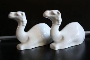 Vintage Naaman Israel White Cast Porcelain Camel Figurine Collectible Excellent - Picture 1 of 7