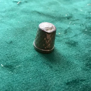 Dedal vintage de plata de ley hecho en Inglaterra 17  - Imagen 1 de 8