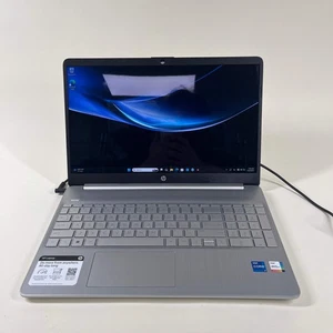 HP Full HD Touch Laptop 15-dy5073dx 15.6" i7-1255U 1.7GHz 16GB RAM 512GB SSD - Bild 1 von 8