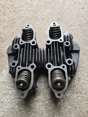 E3873 CABEZAL DE HIERRO FUNDIDO TRIUMPH THUNDERBIRD CON VÁLVULAS ETC. 58-59 Foto 1 de 4