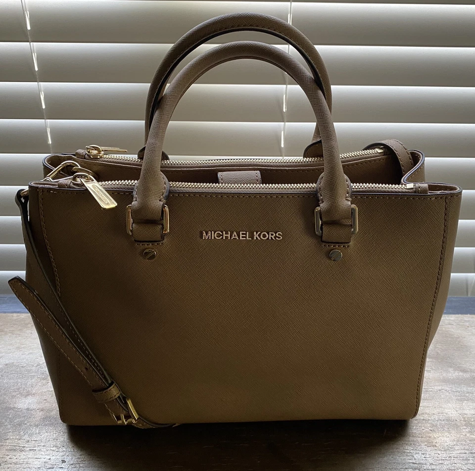 Bolso de mano Michael Kors Sutton Foto 1 de 4