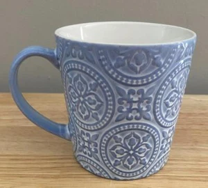 Taza medallón azul Mikasa Gourmet Basics azul y blanco taza grande de café/té - Imagen 1 de 4