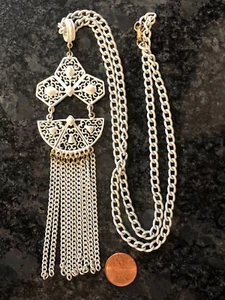 Vintage White Metal Pendant Chain Necklace Retro Mod Fringe 70's Design Summer - Picture 1 of 1