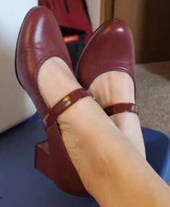 TROTTERS Red Block Heels 8M trapped pumps excellent. - Picture 1 of 6