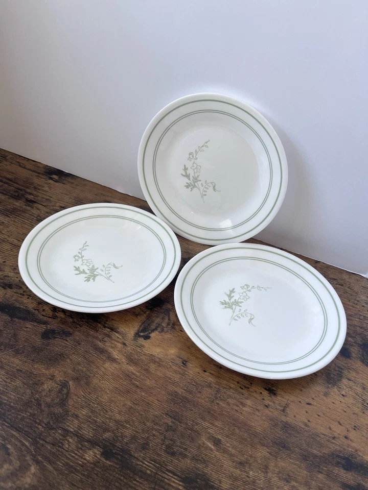 "Juego de 3 platos de almuerzo Corelle FLORAL SPRAY 6,75"" blanco con flores verdes" Foto 1 de 4