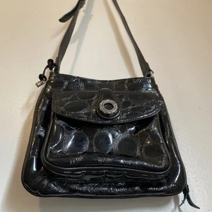 Brighton Sea Turtle Inner Circle Black Patent Leather Crossbody Organizer Purse - Picture 1 of 11