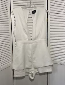 Do+Be Womens Romper Sz M Ivory Short Sleeveless Plunging Neck Open Back NWOT - Picture 1 of 16