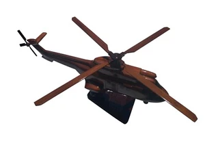 Modelo de helicóptero de escritorio de madera de caoba AS332 Super Puma - Imagen 1 de 3