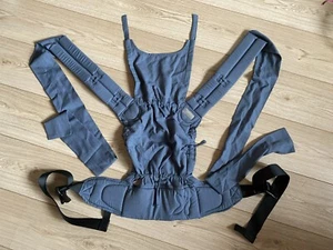 Babytrage Fidella FlowClick Half-buckle Baby Size inkl. Suck pads Neu und OVP - Bild 1 von 8