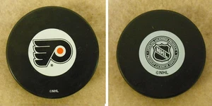 PHILADELPHIA FLYERS - TEAM LOGO OFFICIAL NHL SOUVENIR HOCKEY PUCK -FREE SHIPPING - Picture 1 of 1