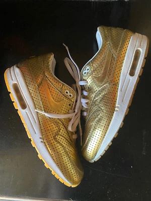 Nike X Concepts Air Max 1 Premium Metallic Gold Perforated Leather patta Atmos - Photo 1/4