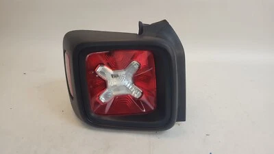 2015 2016 2017-2020 Jeep Renegade and latitude sport taillight LH/DRIVERS/LEFT  Foto 1 de 4