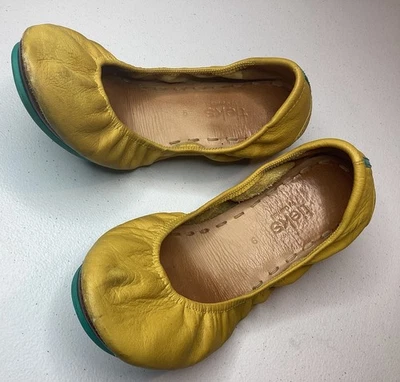 Corbatas talla 9 amarillo mostaza con caja flor bolsa de zapatos y bolso de mano Foto 1 de 4