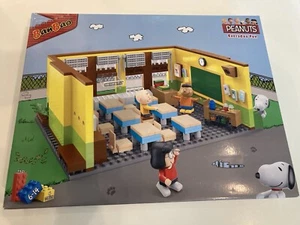 Banbao Peanuts Snoopy Schulklasse 7501, Klemmbausteine, top, wie neu, mit OVP - Bild 1 von 11