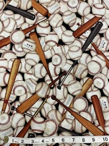 BASEBALLS AND BATS 100% COTTON FABRIC 1 YARD QUILT QUALITY - Picture 1 of 1