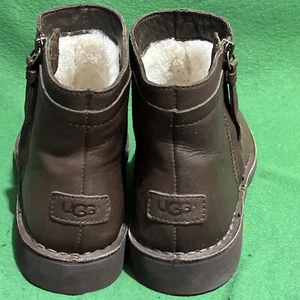 UGG dunkelbraune wasserdichte Lederstiefel Herren Größe 9 - Bild 1 von 5