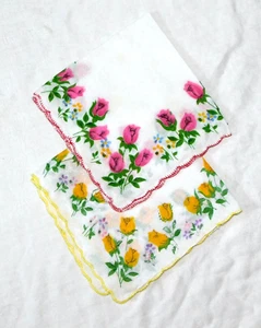 2er Set Vintage Taschentücher gelb rosa Tulpen handgerollt gewellte Kanten - Bild 1 von 13