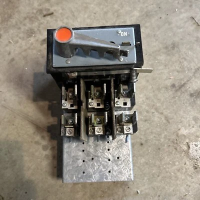 Interruptor de apagado de seguridad federal fusible, 600 amperios 480 voltios  Foto 1 de 4