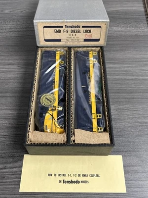 Tenshodo HO #131/132 EMD F-9 Diesel Locomotive Set Chesapeake & Ohio #7008 NOS! - Image 1 of 4