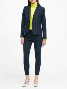Classic-Fit Washable Bi-Stretch Blazer. Size 2. 2 Pieces, Blazer & Pants - Picture 1 of 4