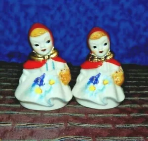 AGITADORES DE SAL Y PIMIENTA CAPERUCITA ROJA Flores Azules Borde Dorado Tapón de Corcho Bueno B - Imagen 1 de 4