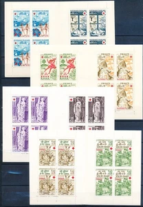 XE53663 France red cross mixed thematics booklets MNH - Picture 1 of 1