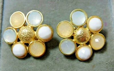 Vintage Margherita Bianco Grigio Moonglow Lucite Pietre Clip Color Oro Orecchini - Immagine 1 di 3