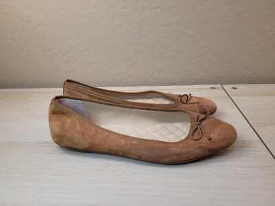Zapatos planos de ballet de gamuza Veronica Beard Beatrix para mujer 8 M tostados Foto 1 de 4