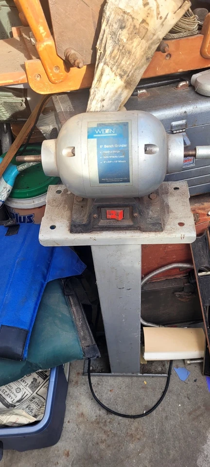 Amoladora de banco Wilton con soporte Foto 1 de 3