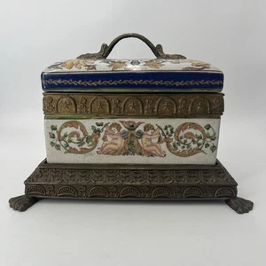 PV09417 Vintage Wong Lee (WL 1895) CHERUBS Crackled Ceramic & Brass Lidded Box - Picture 1 of 24