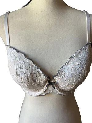 👙Victorias Secret Sujetador Copa Encaje Ligeramente Forrado Malla Lunares.  Ligeramente usado 36D Foto 1 de 4