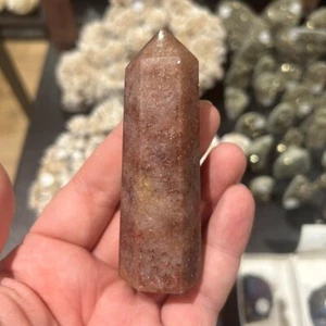 Red Aventurine Strawberry Quartz Crystal Obelisk Wand Tower Point Healing 95mm - Foto 1 di 5