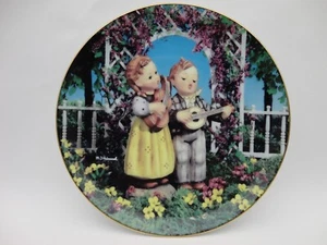 M J Hummel "Little Musicians" Plate 8" - Little Companions Series 1990 Danbury - Picture 1 of 2