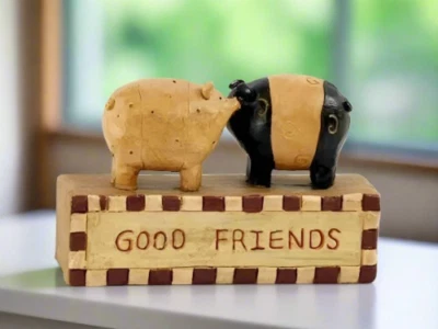 Primitive Farmhouse Good Friends Pig Block Shelf Sitter - Image 1 of 3