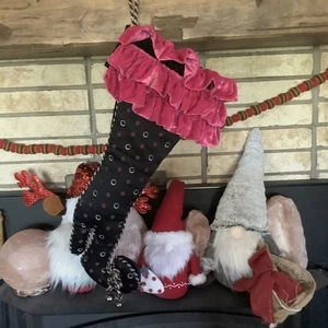 Serendipity Weihnachtsstrumpf viktorianisch schwarz gepunktet rosa Rüschen Glocken - Bild 1 von 4
