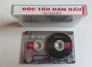 Vietnamese Music CASSETTE AUDIO TAPE VINTAGE Độc Tấu Đàn Bầu / Dân Ca Ba Miền - Picture 1 of 2