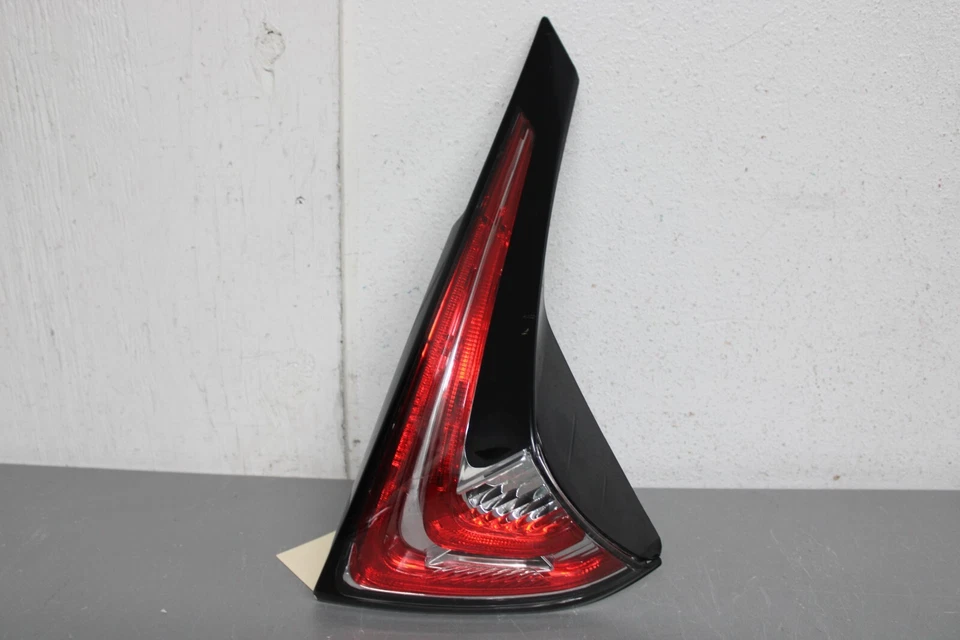 Luz trasera derecha Nissan Murano 2015 2018 Foto 1 de 4