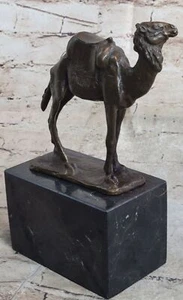 Estatua de camello árabe de bronce francés Lawrence de Arabia firmada por M. López venta de escultura - Imagen 1 de 7