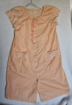 Bata de abrigo vintage MARVEL MOLD BRASSIE CO para mujer Grannycore melocotón grande Foto 1 de 4