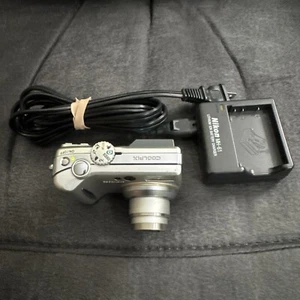 Nikon Digital Camera Coolpix 4200 4.0MP Silver Tested (WORKS) - Picture 1 of 3