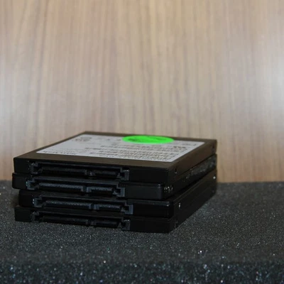 Lot of 4 SanDisk X and Z Series 128GB 2.5 Inch SSDs - Image 1 of 3