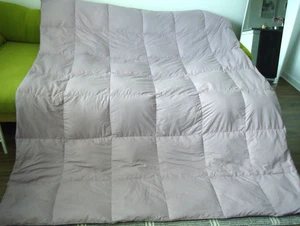 Collection 75 % Daunendecke grau lila King 102 x 86 Zoll - Bild 1 von 10