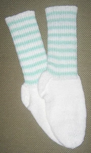 NEW Warm and Soft Hand Knit Socks (9.0 inches length) - Picture 1 of 1