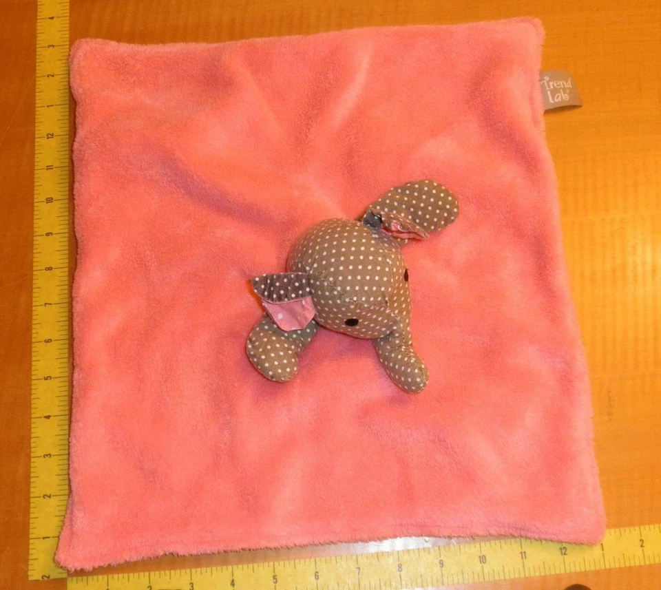 Manta de seguridad Trend Lab Lovey Elephant rosa terciopelo marrón lunares Foto 1 de 1