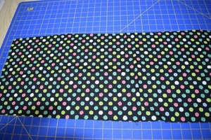 2100 Sm pc antigua tela de algodón impresa década de 1950, negra con pom pom puntos - Imagen 1 de 1