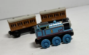 Thomas & Friends Wooden Railway Engine & Annie And Clarabel Carriages - Picture 1 of 18
