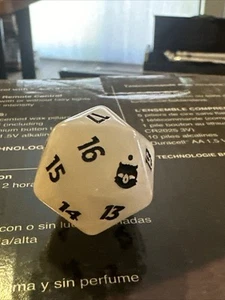 MTG FIN Final Fantasy Pearl White Oversized D20 Spindown life die Counter Dice - Picture 1 of 1