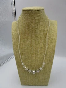 Collar de cuentas de vidrio facetado transparente tono plata con cuentas espaciadoras transparentes, 20" - Imagen 1 de 10