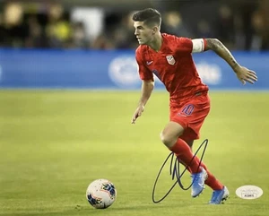 Christian Pulisic Signed Autographed Team USA 8x10 Photo Chelsea FC JSA - Picture 1 of 2